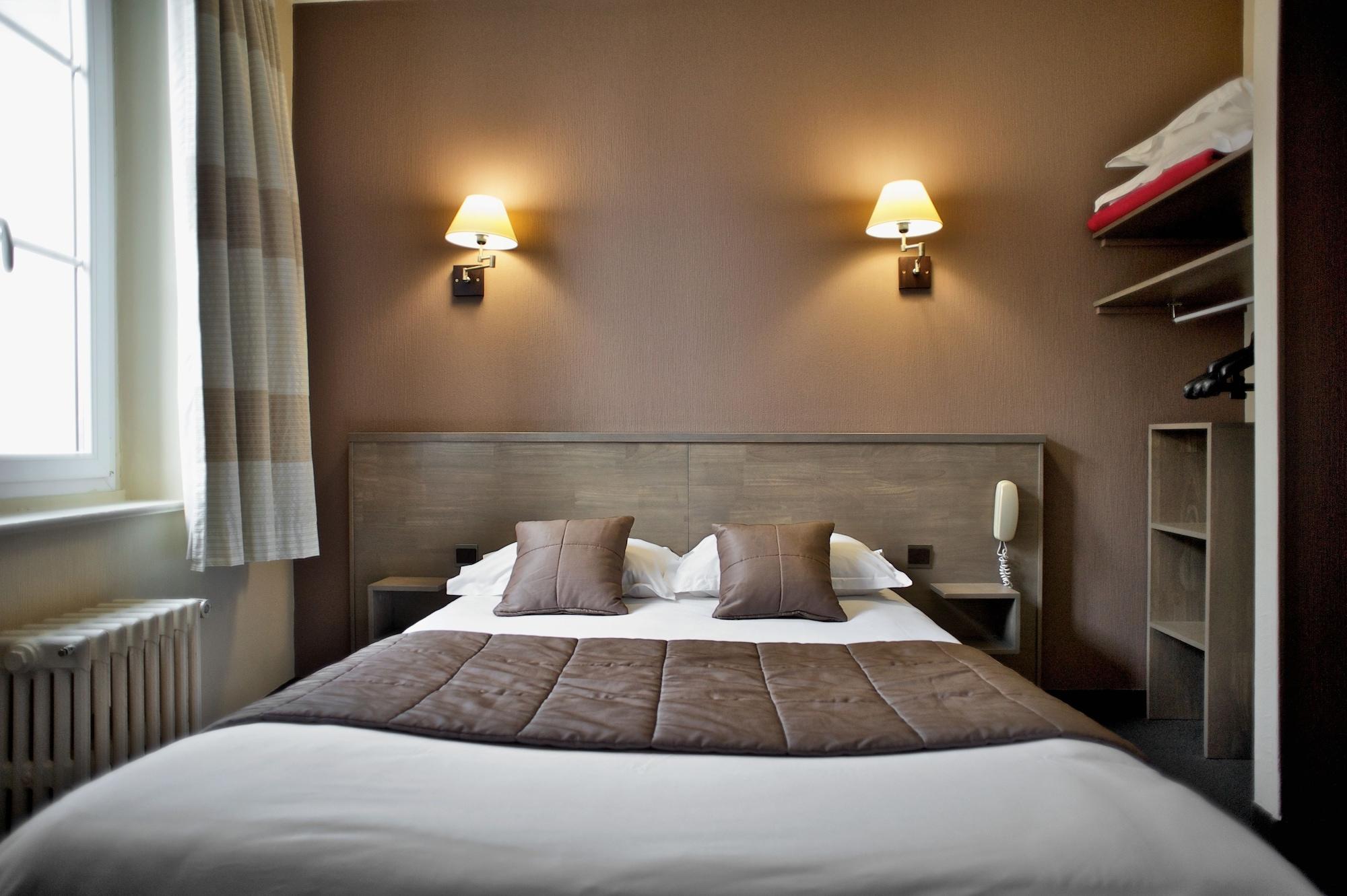 Brit Hotel Le Surcouf Сен Мало Екстериор снимка