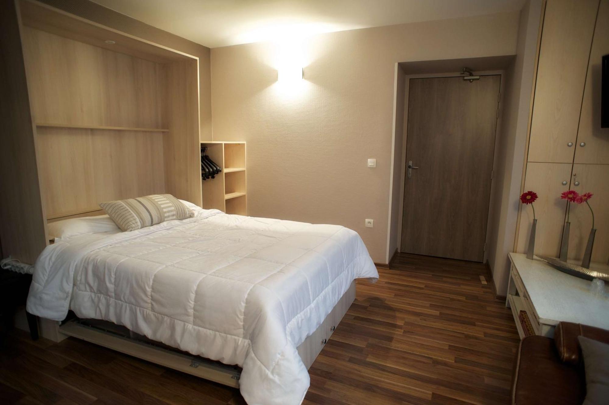 Brit Hotel Le Surcouf Сен Мало Екстериор снимка