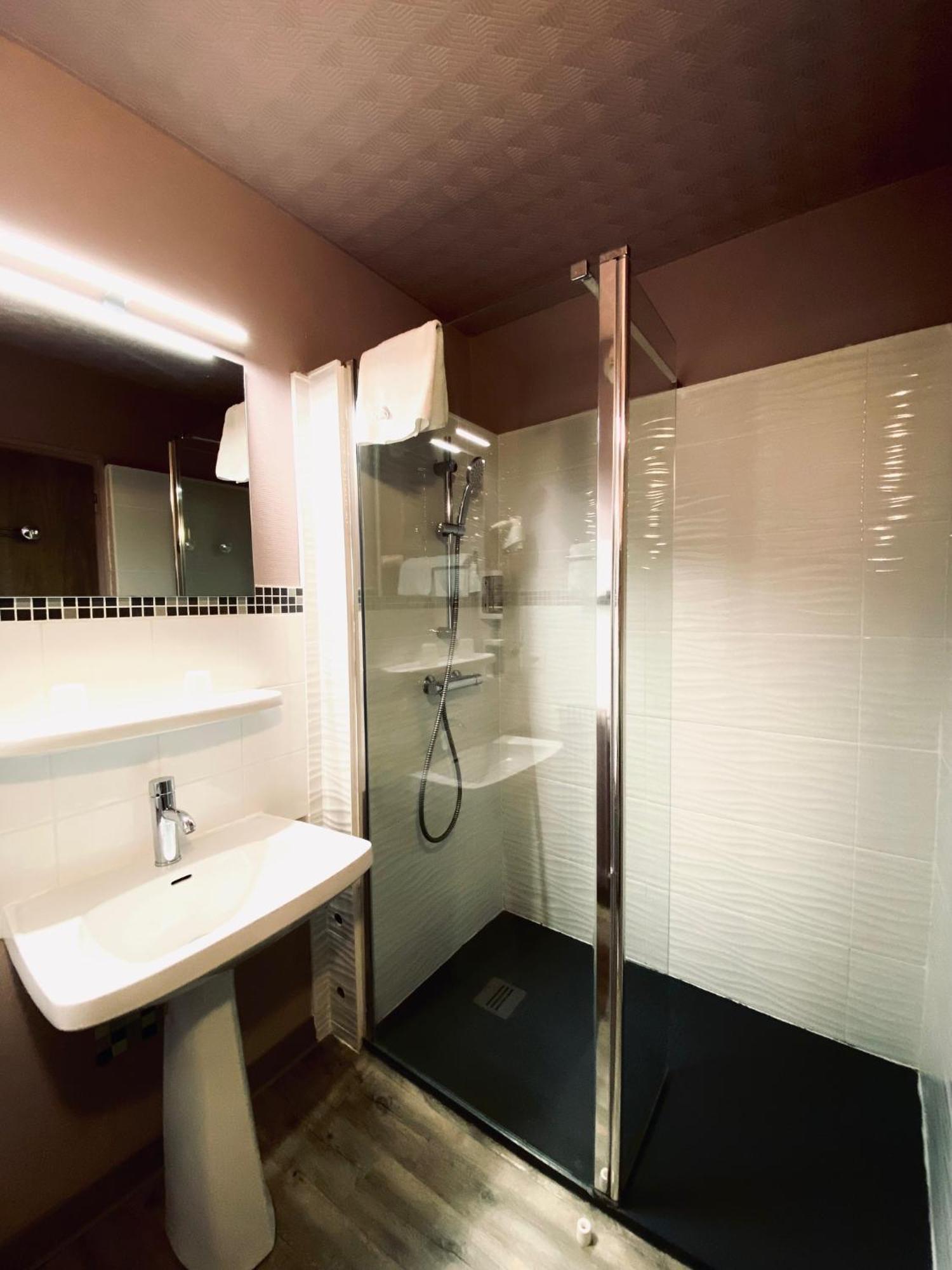 Brit Hotel Le Surcouf Сен Мало Екстериор снимка