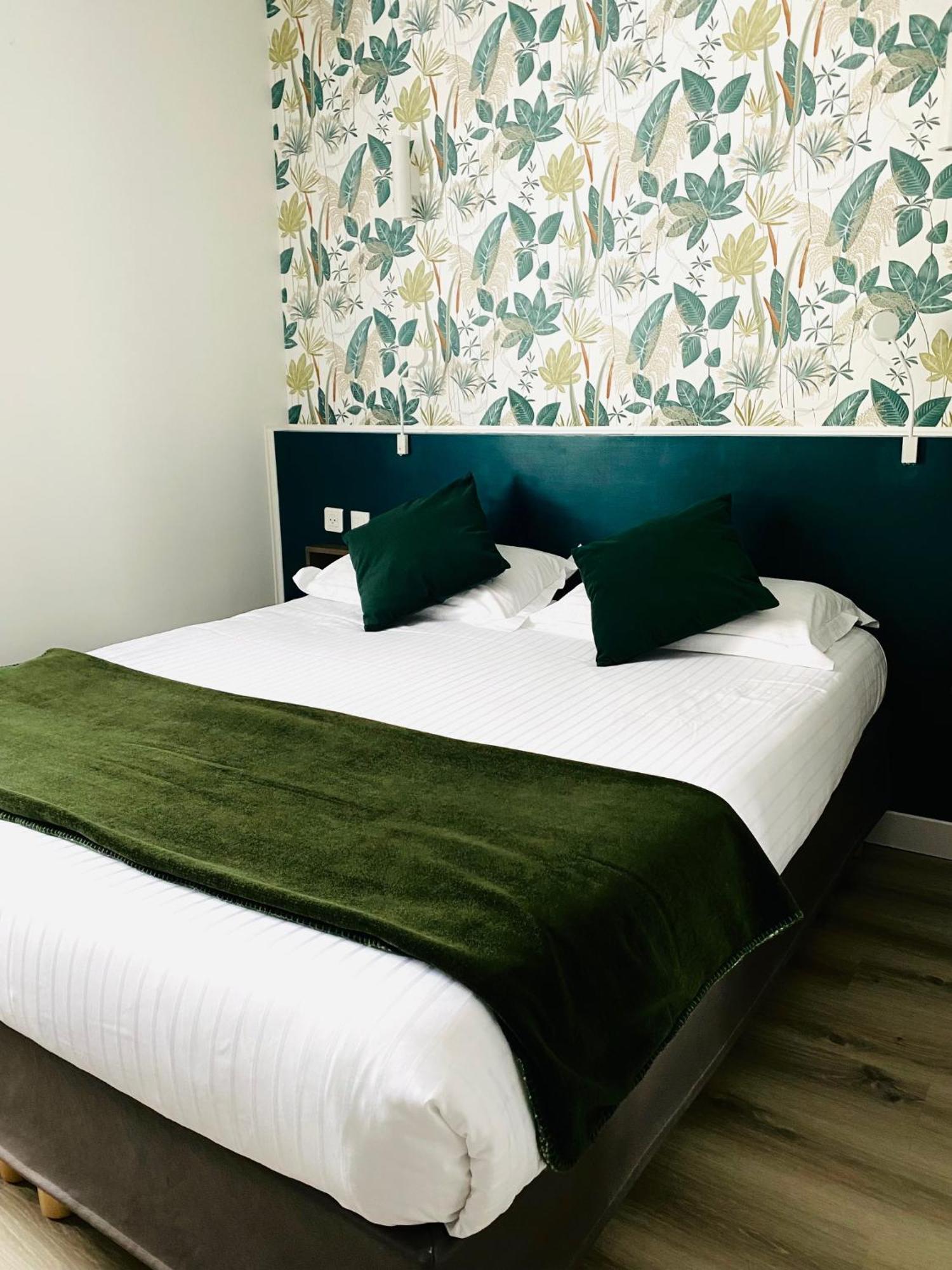 Brit Hotel Le Surcouf Сен Мало Екстериор снимка