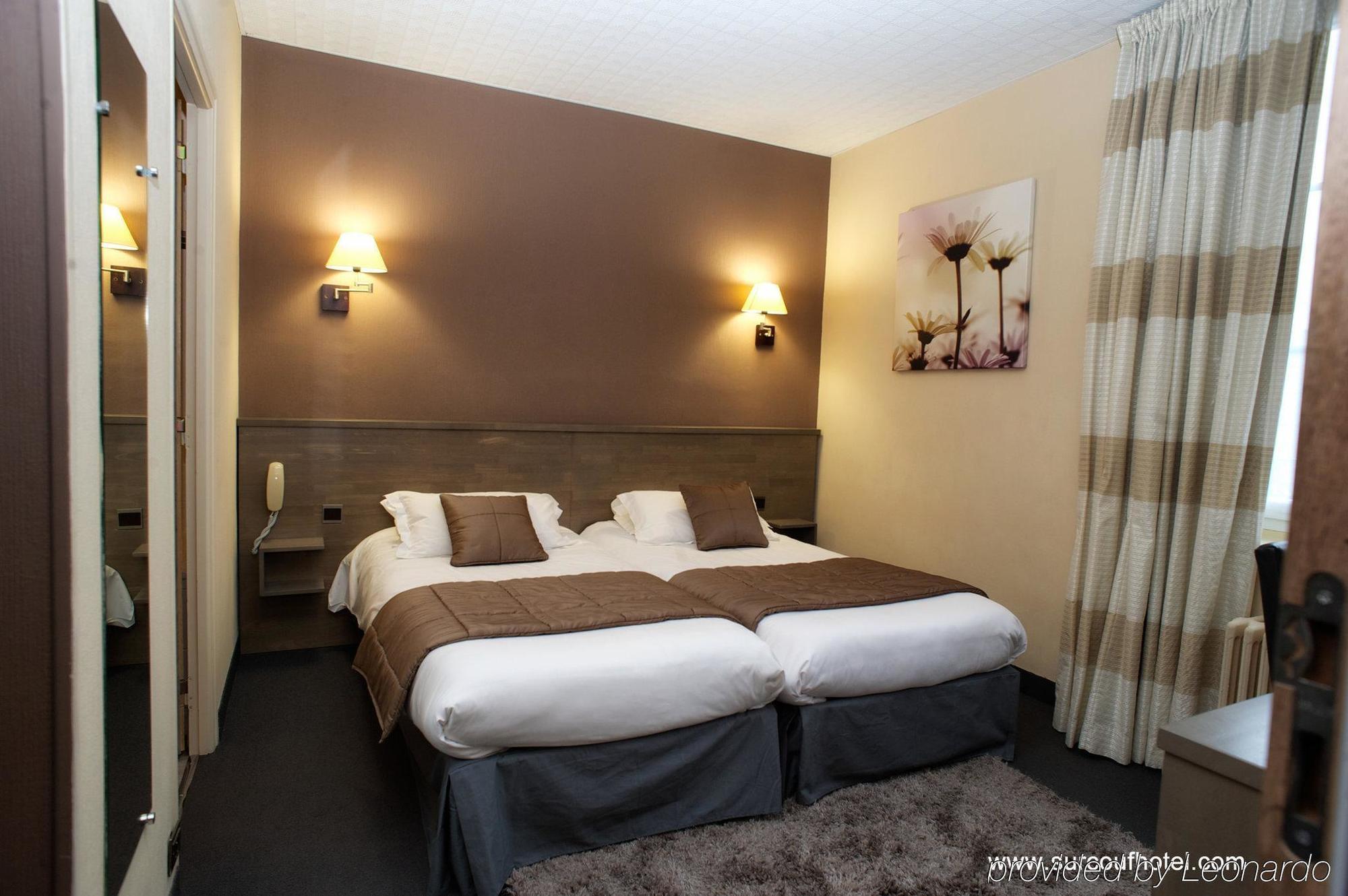 Brit Hotel Le Surcouf Сен Мало Екстериор снимка