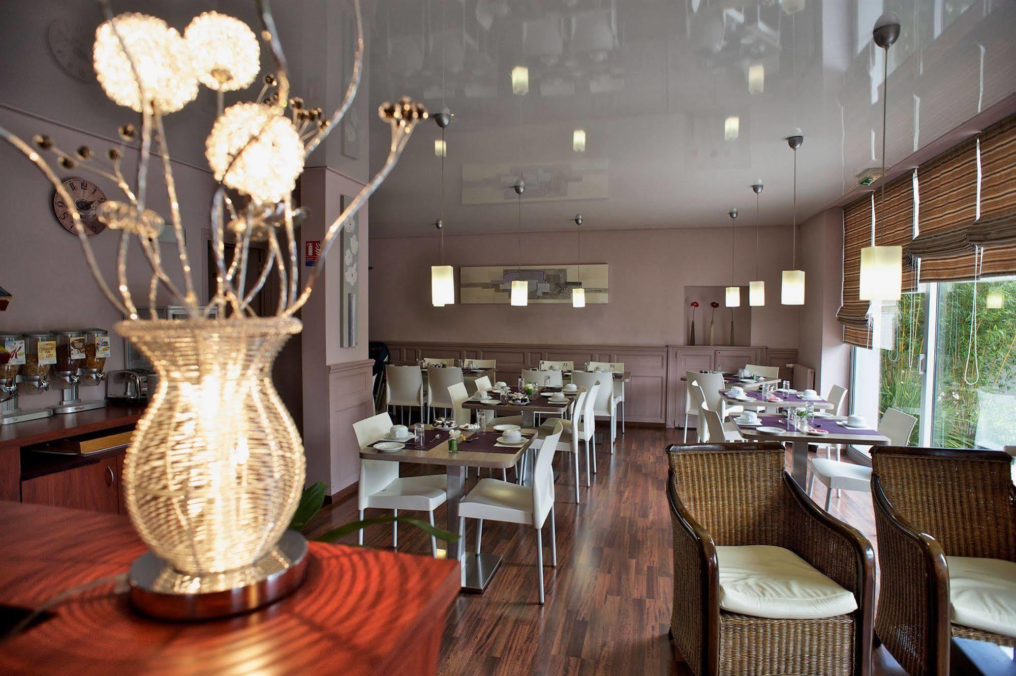 Brit Hotel Le Surcouf Сен Мало Екстериор снимка