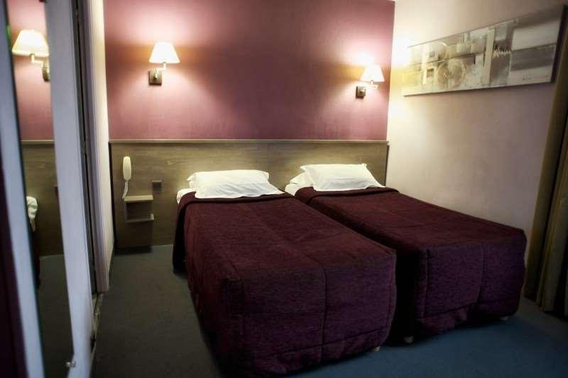Brit Hotel Le Surcouf Сен Мало Стая снимка